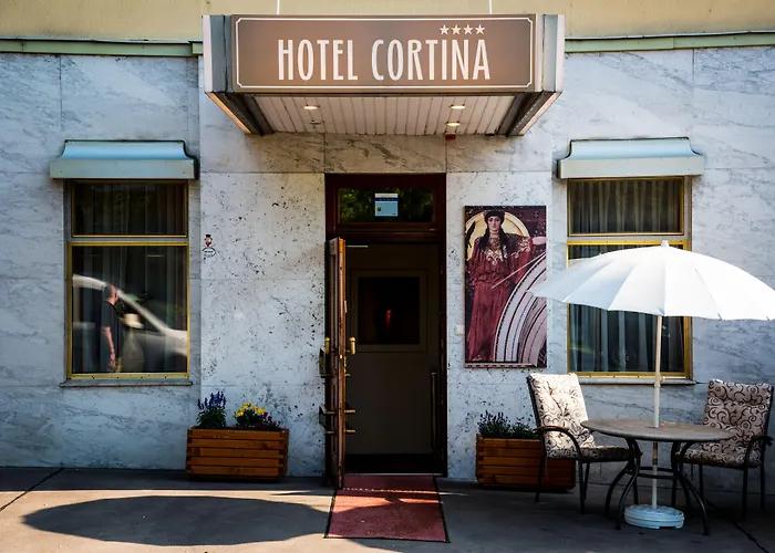 Club Cortina Hotel